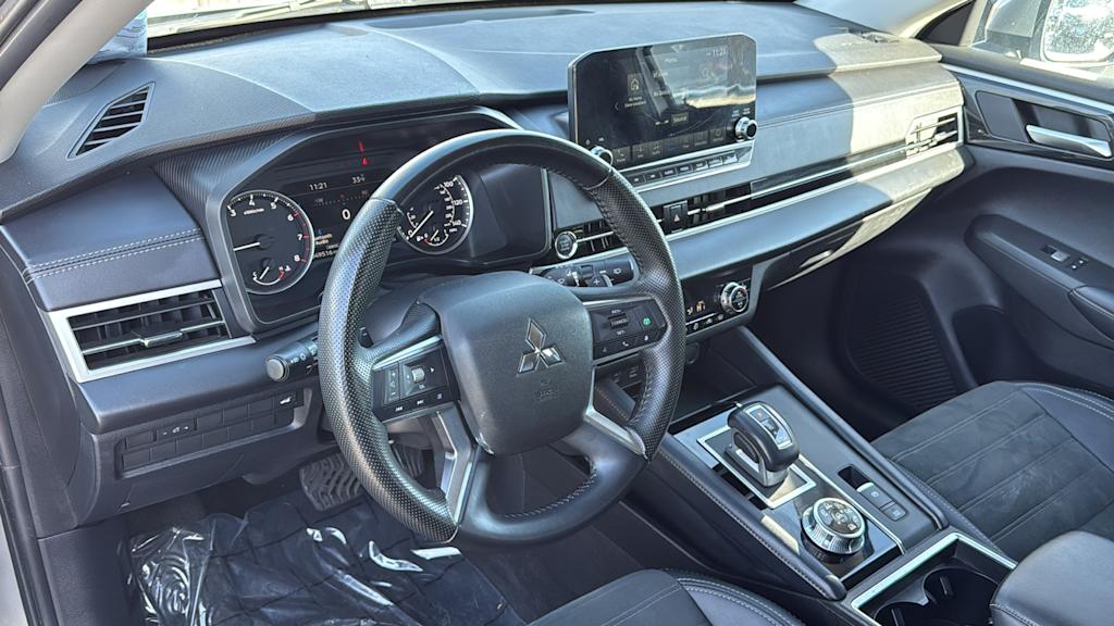 Thumbnail: 2024 Mitsubishi Outlander - 2