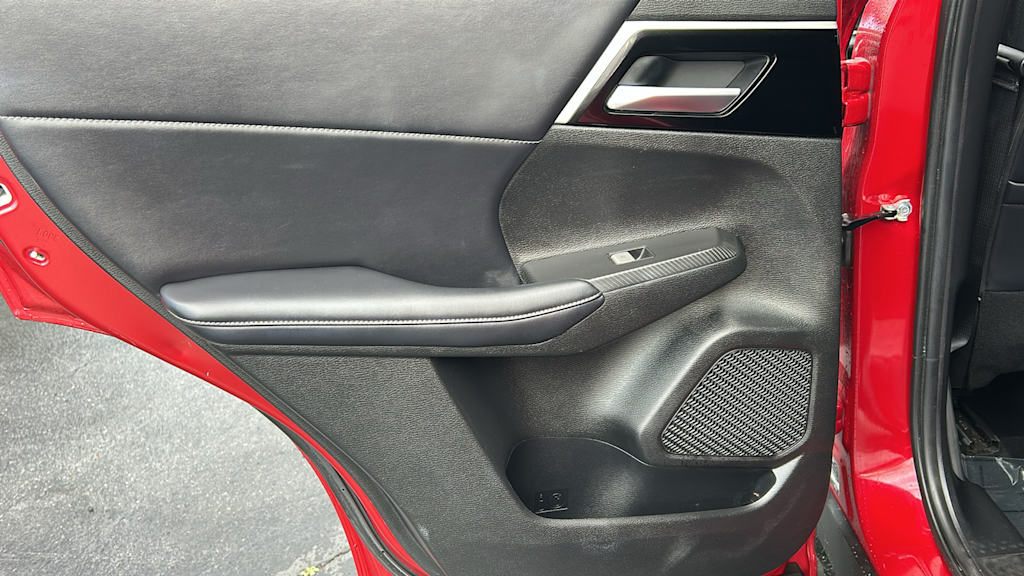 Thumbnail: 2024 Mitsubishi Outlander - 30