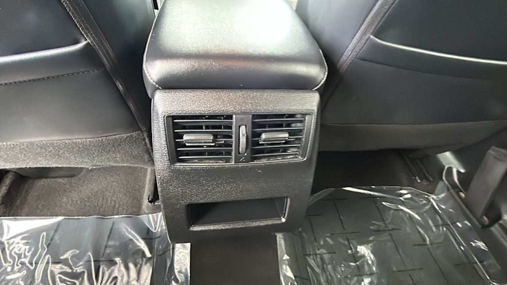 Thumbnail: 2024 Mitsubishi Outlander - 28