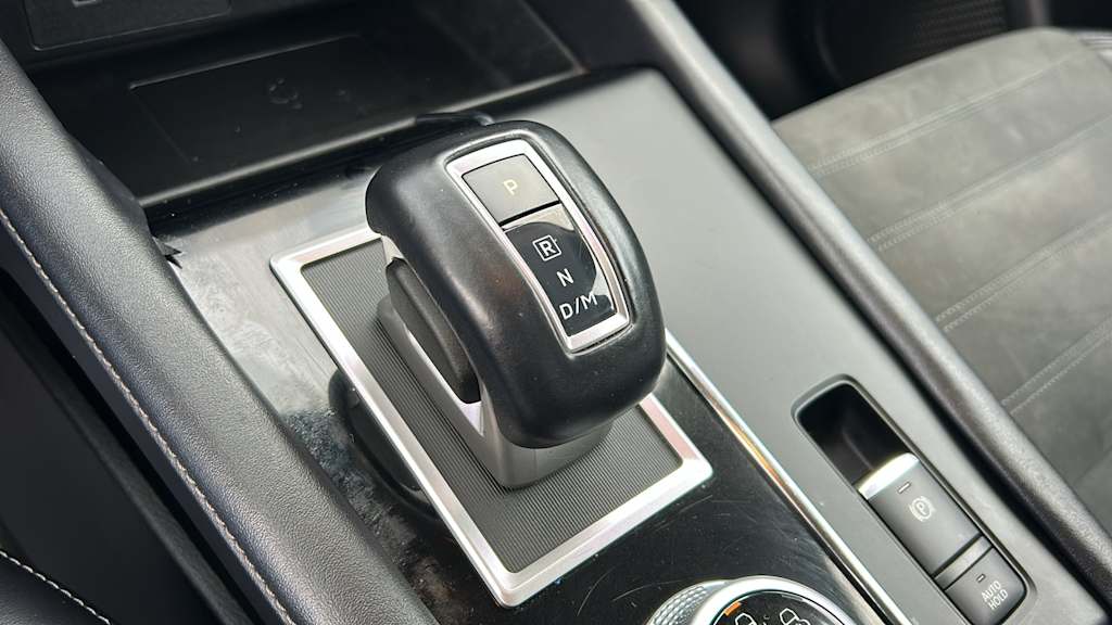 Thumbnail: 2024 Mitsubishi Outlander - 14