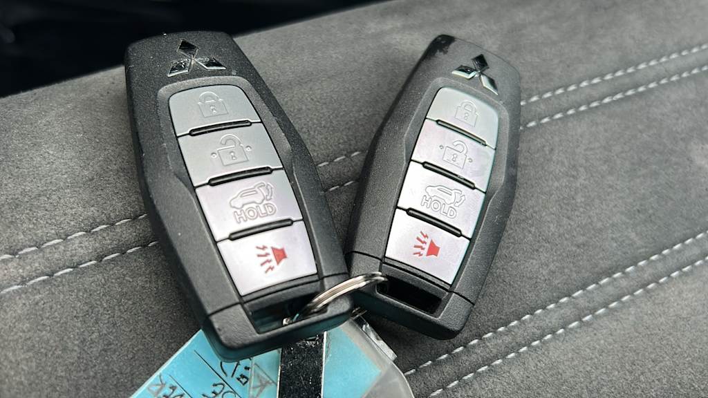 Thumbnail: 2024 Mitsubishi Outlander - 16