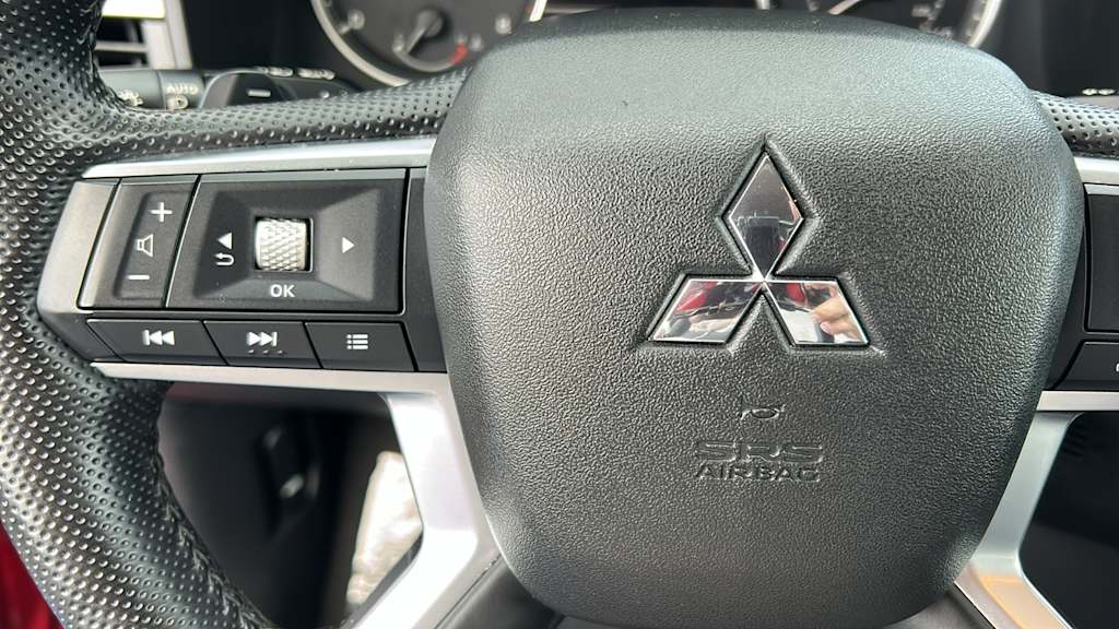 Thumbnail: 2024 Mitsubishi Outlander - 24