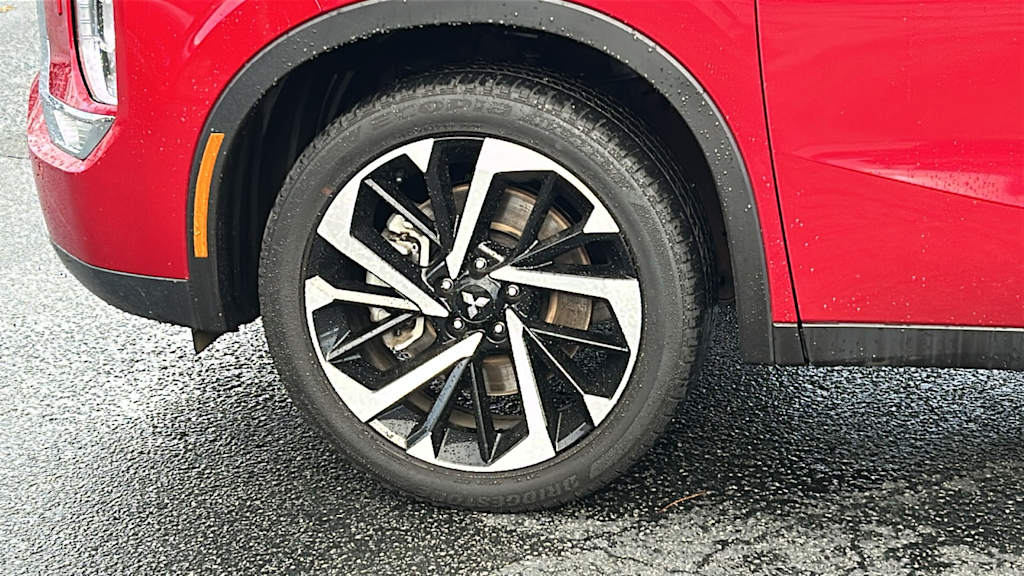 Thumbnail: 2024 Mitsubishi Outlander - 7