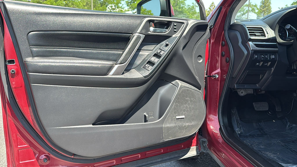 2017 Subaru Forester Touring 28