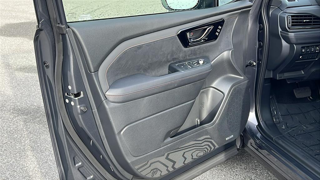 Thumbnail: 2025 Subaru Forester - 29