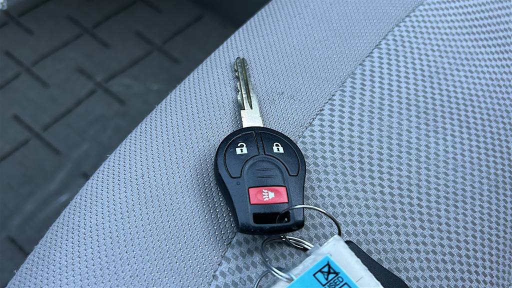 Thumbnail: 2012 Nissan Rogue - 17