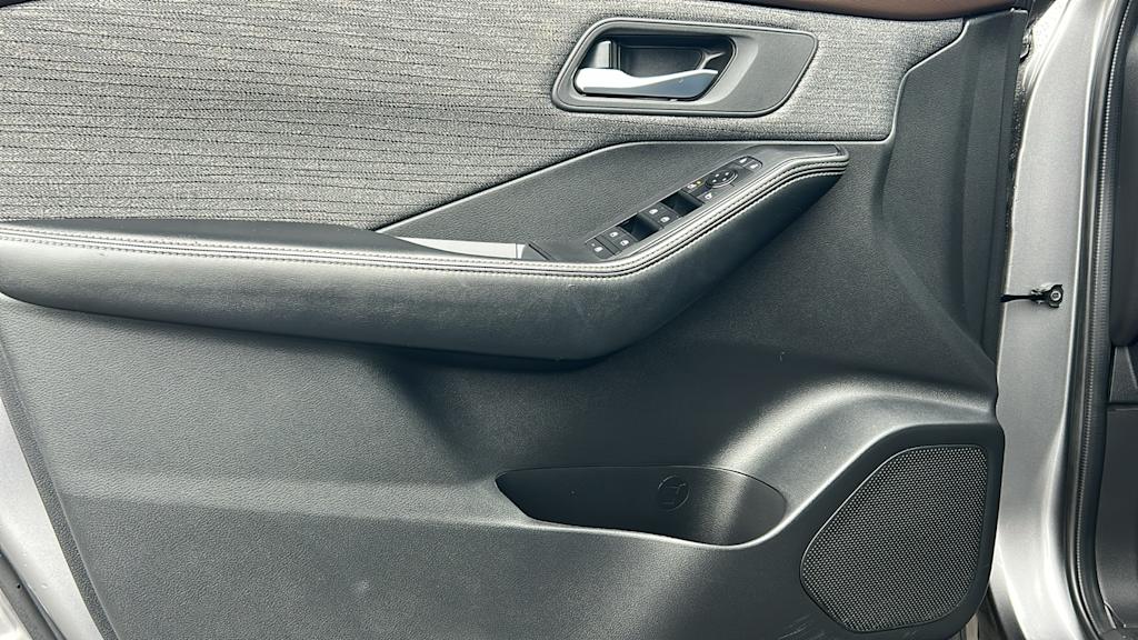 Thumbnail: 2023 Nissan Rogue - 28