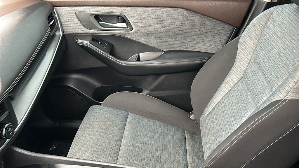 Thumbnail: 2023 Nissan Rogue - 21