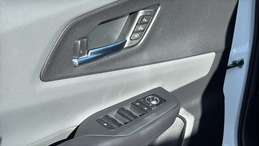 Thumbnail: 2024 Toyota Prius - 28