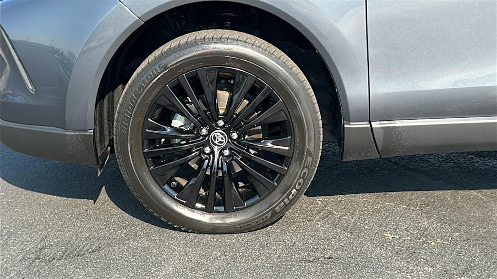 Thumbnail: 2022 Toyota Venza - 8