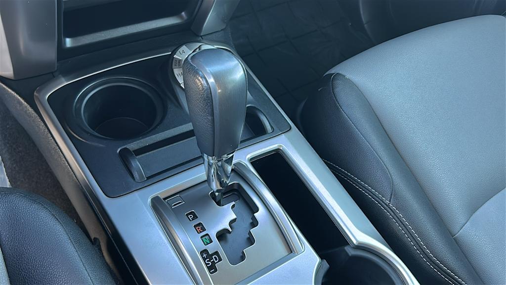 Thumbnail: 2014 Toyota 4Runner - 15