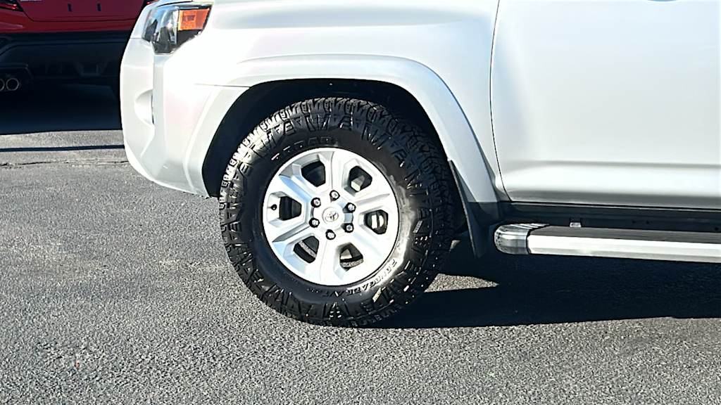 Thumbnail: 2014 Toyota 4Runner - 8