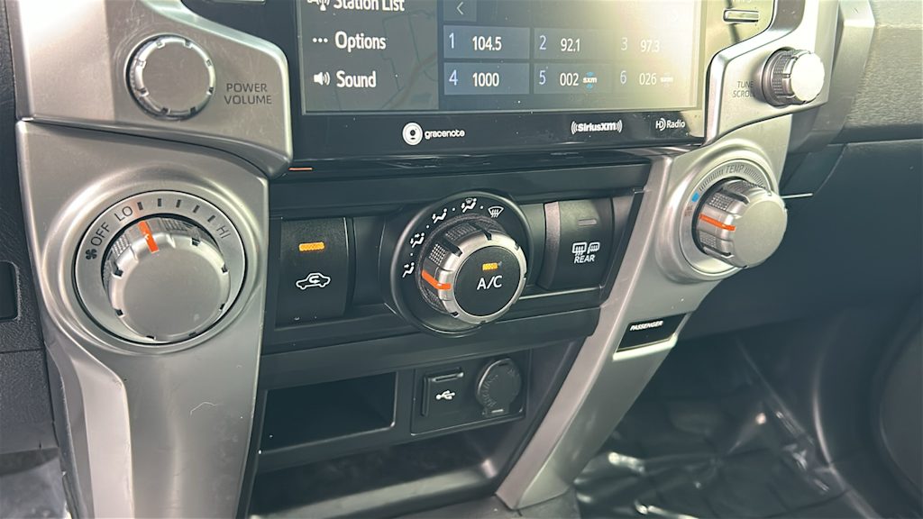 Thumbnail: 2020 Toyota 4Runner - 23
