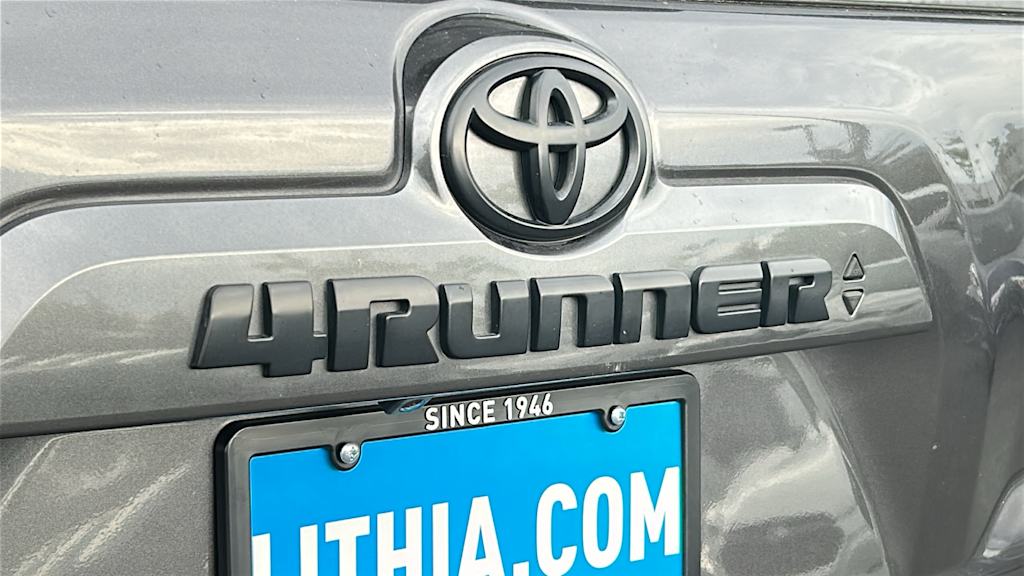 Thumbnail: 2020 Toyota 4Runner - 6