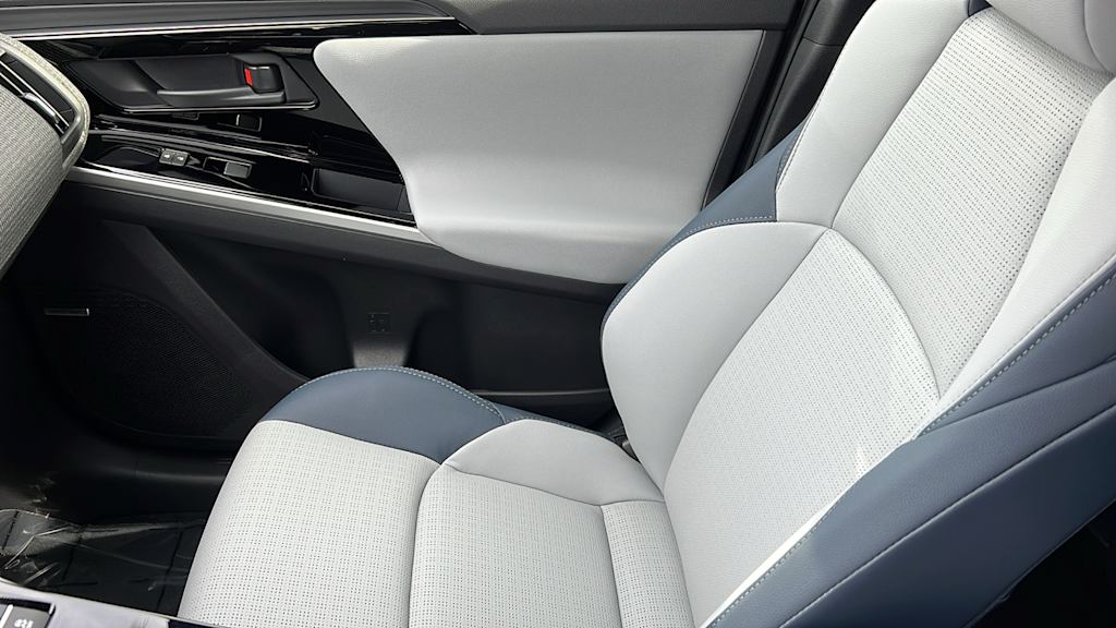 2025 Subaru Solterra Premium 11