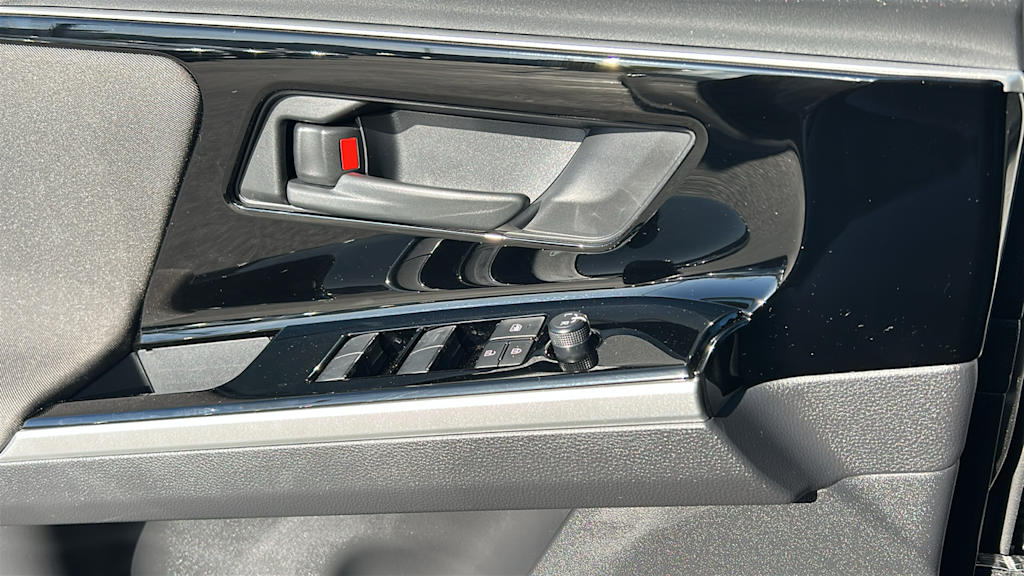 Thumbnail: 2025 Subaru Solterra - 27