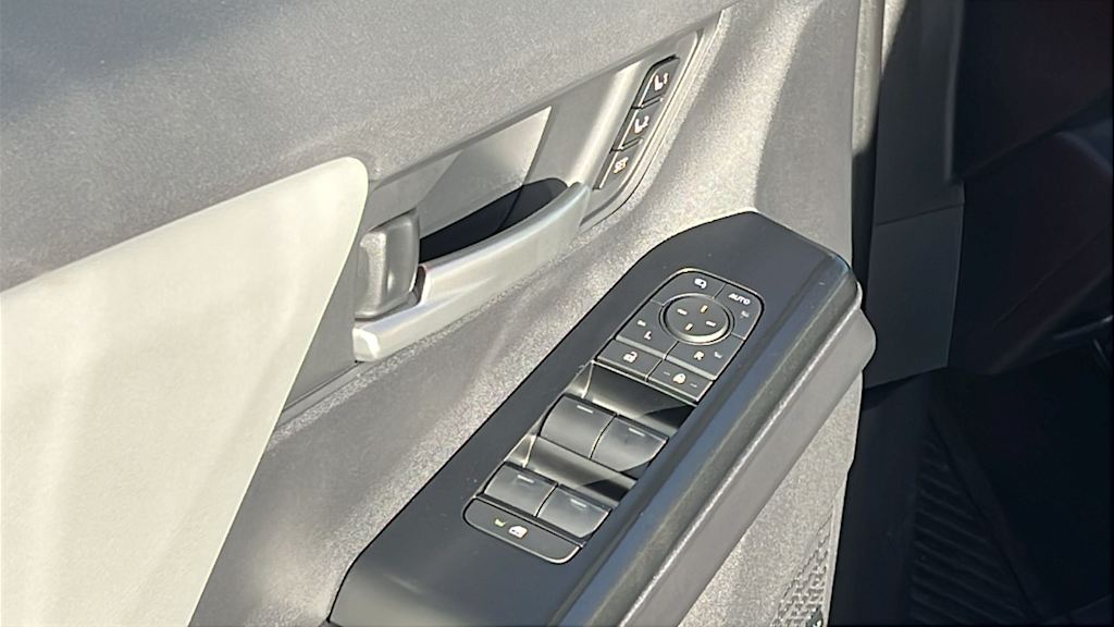 Thumbnail: 2026 Subaru Solterra - 28