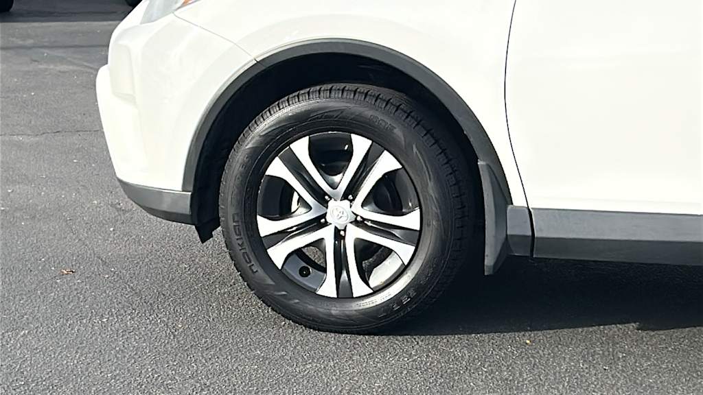 Thumbnail: 2016 Toyota RAV4 - 8