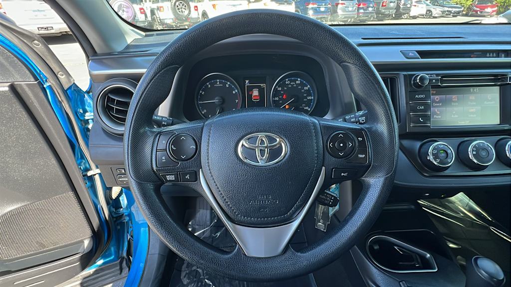 Thumbnail: 2018 Toyota RAV4 - 7