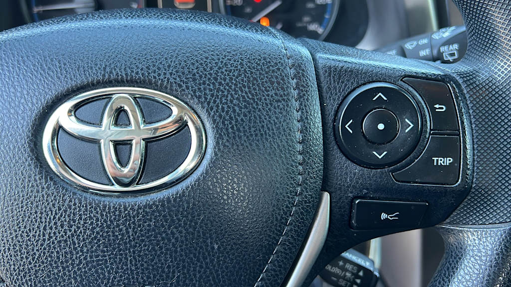 Thumbnail: 2018 Toyota RAV4 - 23