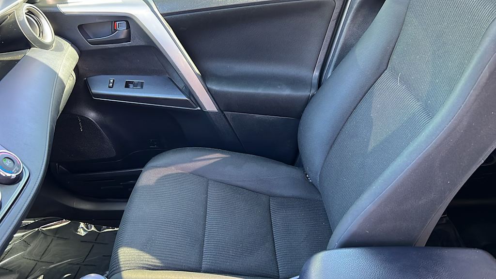 Thumbnail: 2018 Toyota RAV4 - 9