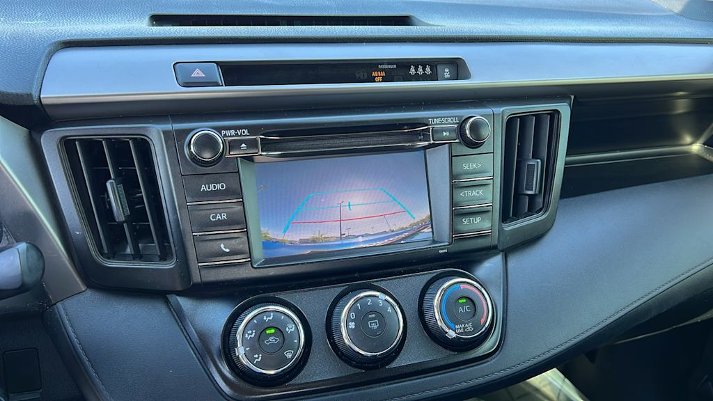 Thumbnail: 2018 Toyota RAV4 - 21
