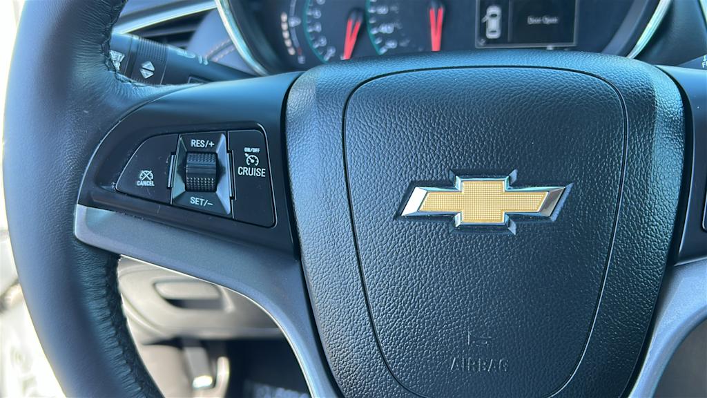Thumbnail: 2022 Chevrolet Trax - 26