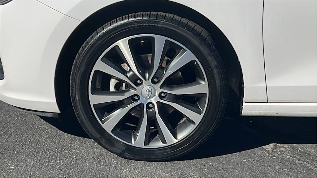 Thumbnail: 2018 Hyundai Elantra - 8