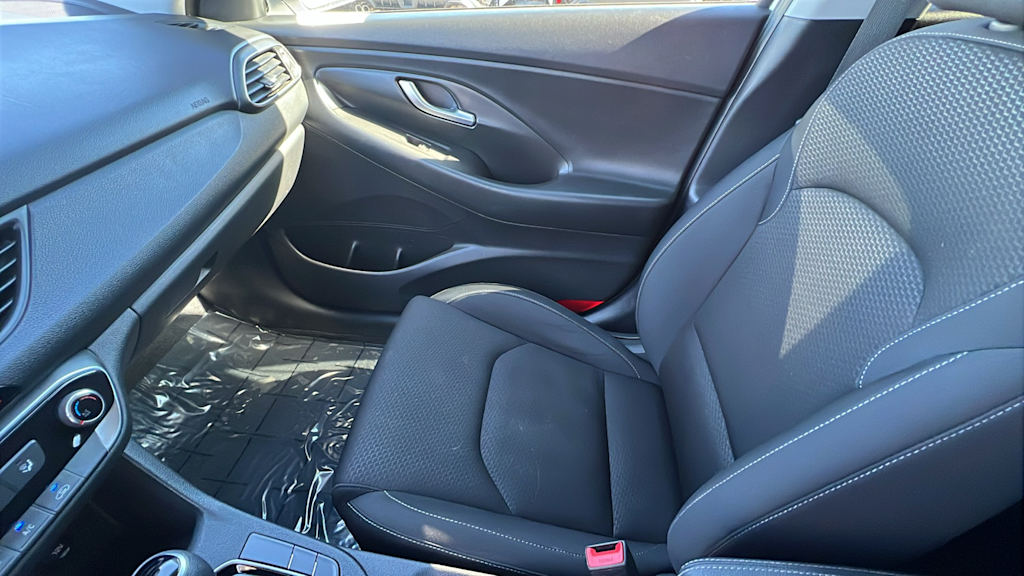 Thumbnail: 2018 Hyundai Elantra - 11
