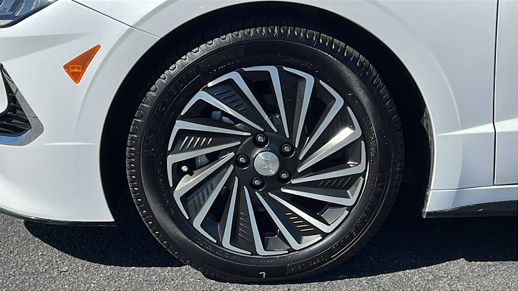 Thumbnail: 2021 Hyundai Sonata - 8