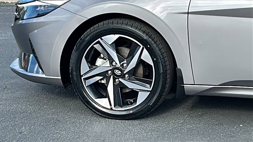 Thumbnail: 2023 Hyundai Elantra - 8