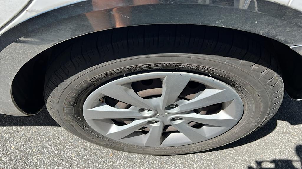 2013 Kia Rio LX 10