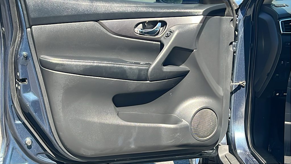 Thumbnail: 2015 Nissan Rogue - 28