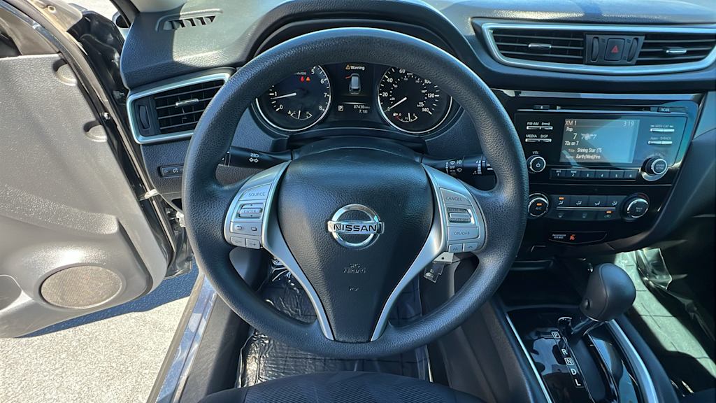 Thumbnail: 2015 Nissan Rogue - 9