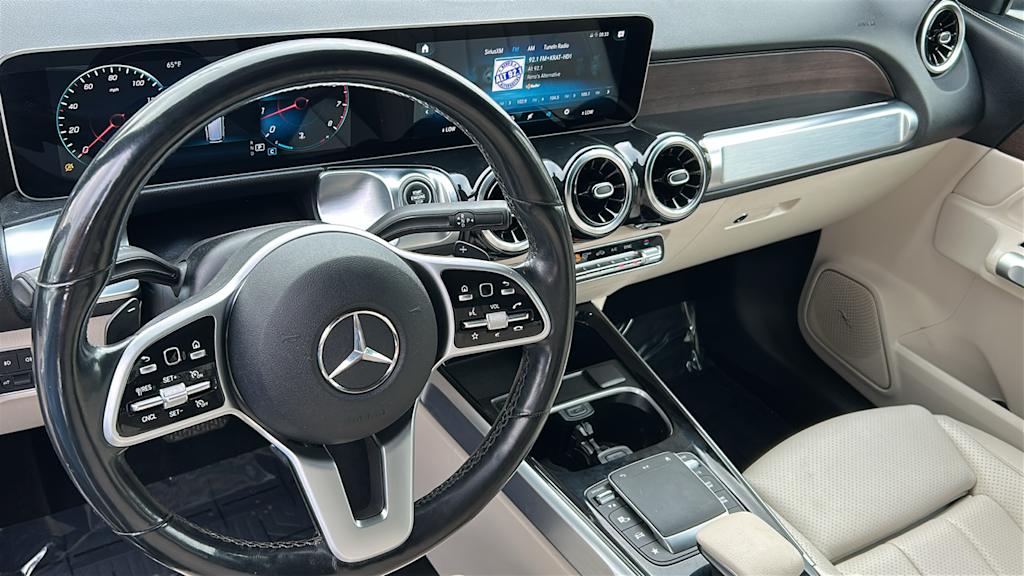 Thumbnail: 2021 Mercedes-Benz GLB - 2
