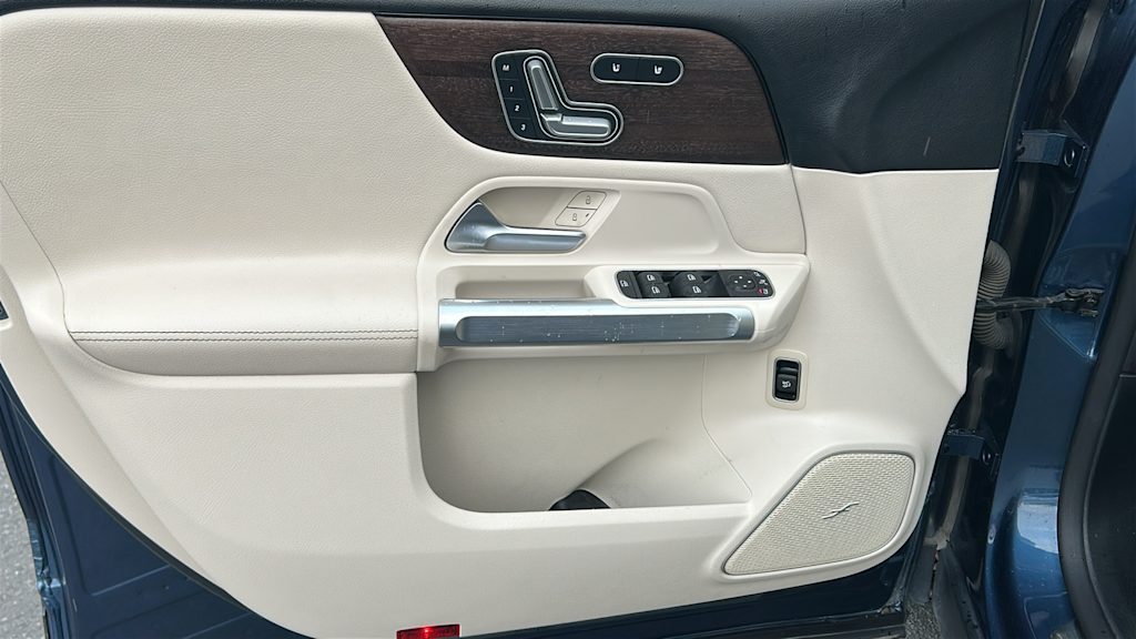 Thumbnail: 2021 Mercedes-Benz GLB - 29