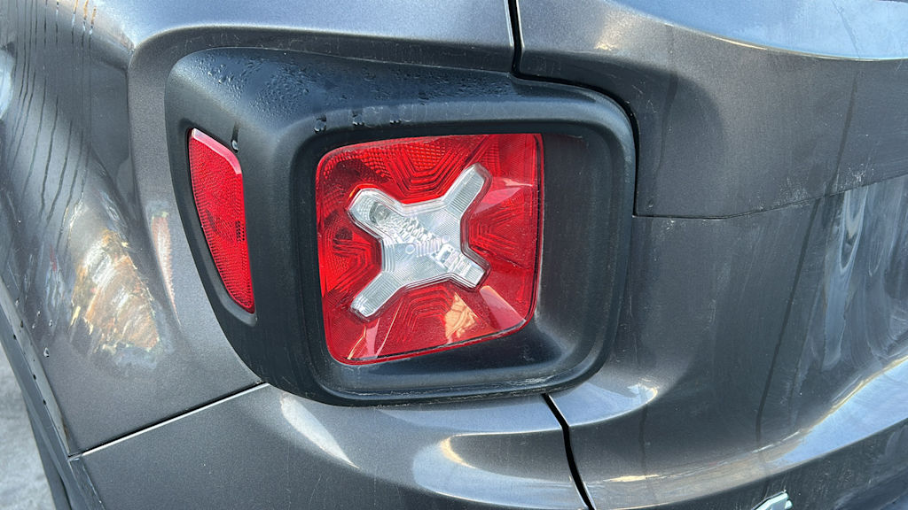 Thumbnail: 2019 Jeep Renegade - 12