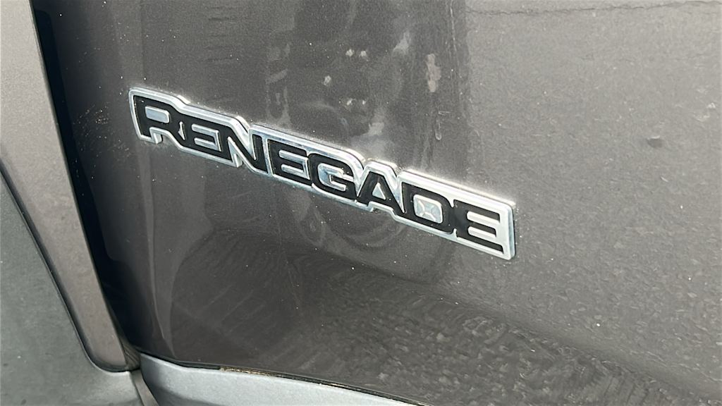 Thumbnail: 2019 Jeep Renegade - 7