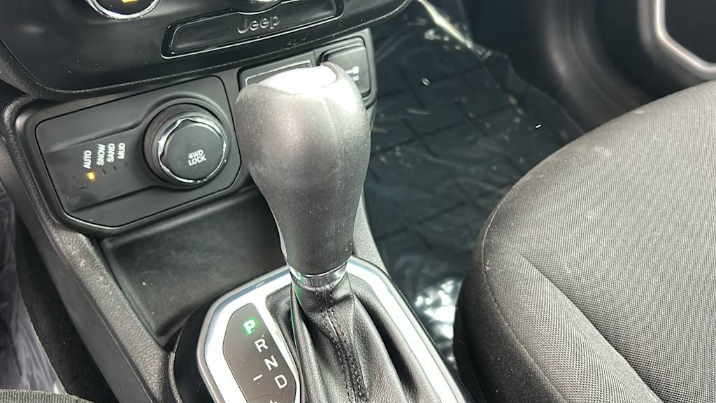 Thumbnail: 2019 Jeep Renegade - 14