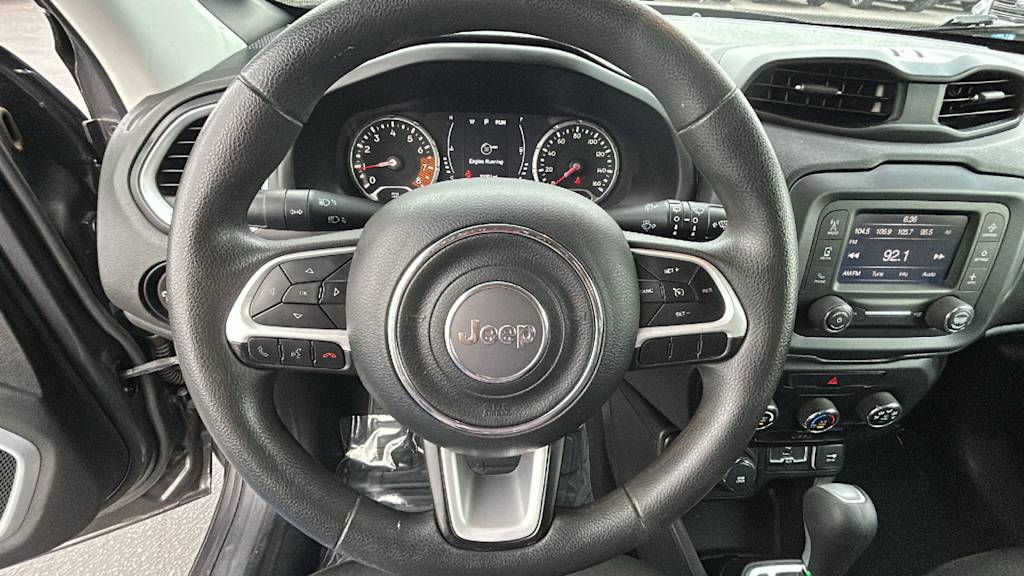 Thumbnail: 2019 Jeep Renegade - 9