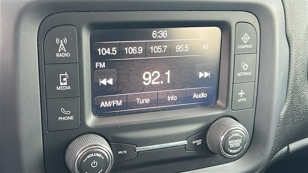 Thumbnail: 2019 Jeep Renegade - 13