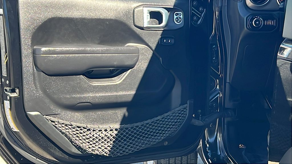 Thumbnail: 2022 Jeep Wrangler - 27