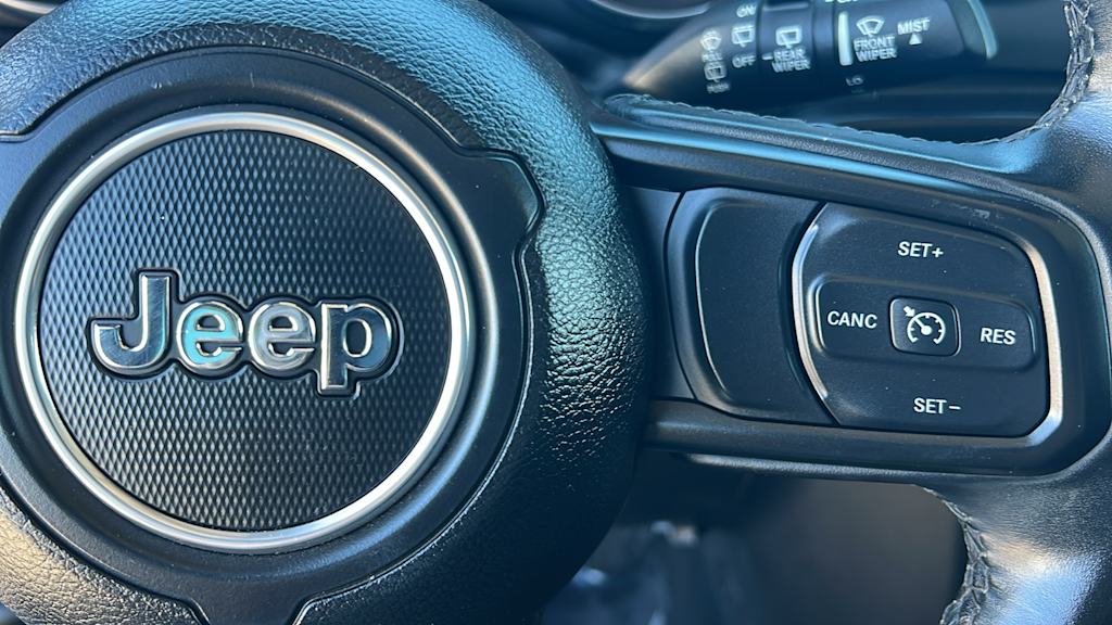 Thumbnail: 2022 Jeep Wrangler - 25