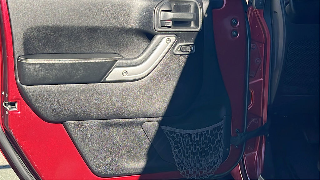 Thumbnail: 2013 Jeep Wrangler - 27