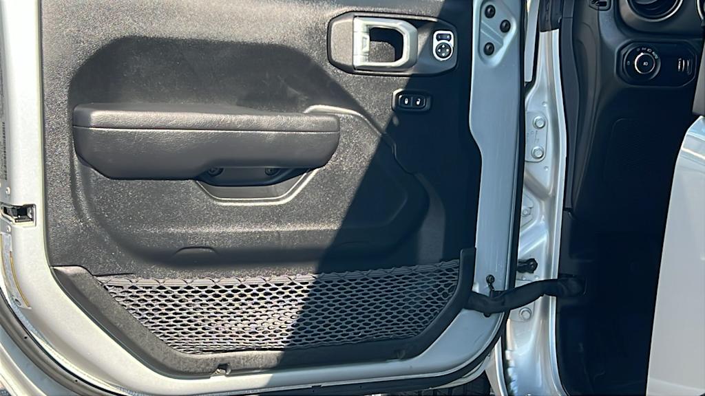 Thumbnail: 2023 Jeep Wrangler - 28