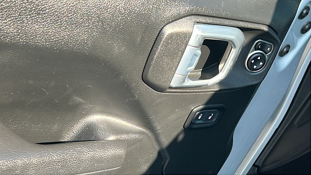 Thumbnail: 2023 Jeep Wrangler - 27
