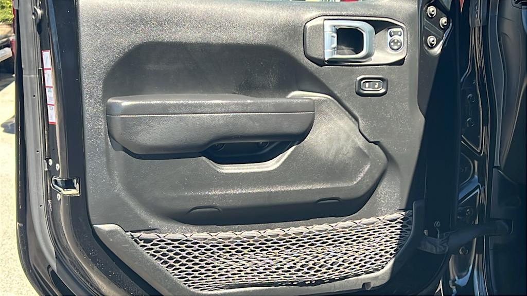 Thumbnail: 2022 Jeep Wrangler - 29