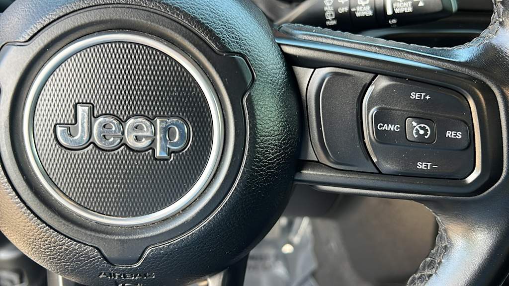 Thumbnail: 2022 Jeep Wrangler - 27