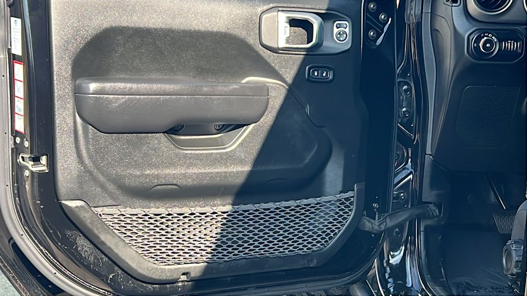 Thumbnail: 2022 Jeep Wrangler - 29