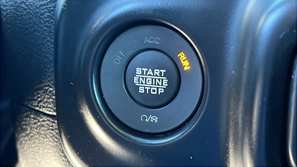 Thumbnail: 2022 Jeep Wrangler - 25
